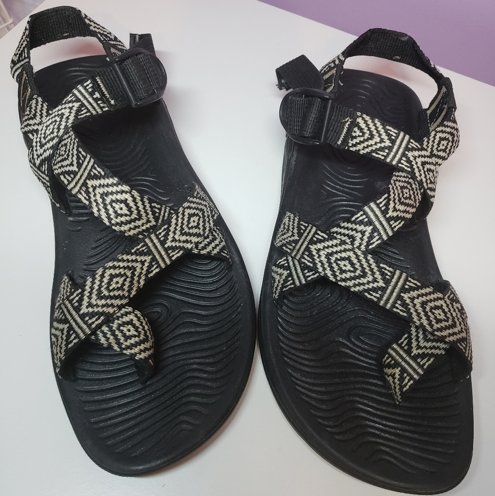Black and White Chacos (Journey's Exclusive)